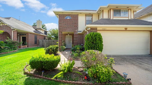 Houston 2-story, 3-bed 10607 Landsbury Drive-idx