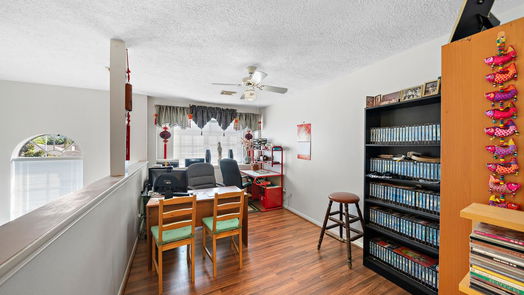 Houston 2-story, 3-bed 10607 Landsbury Drive-idx