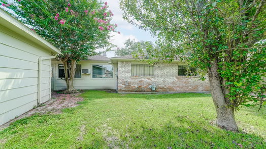 Houston 1-story, 4-bed 8802 Brookwulf Drive-idx