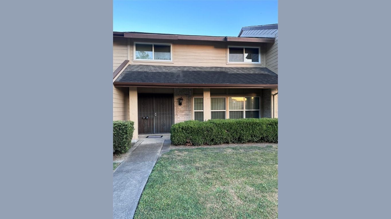 Houston 2-story, 3-bed 10325 Huntington Place Drive 325-idx