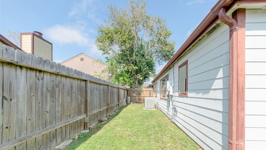 Houston 1-story, 3-bed 8906 Kindlewood Drive-idx