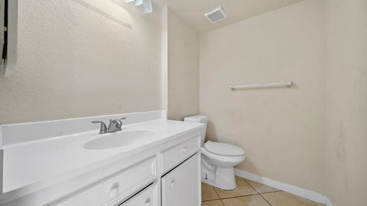 Houston 2-story, 2-bed 8507 Wilcrest Drive-idx