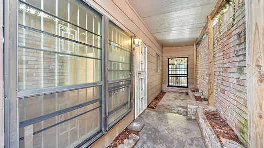 Houston 2-story, 2-bed 8507 Wilcrest Drive-idx