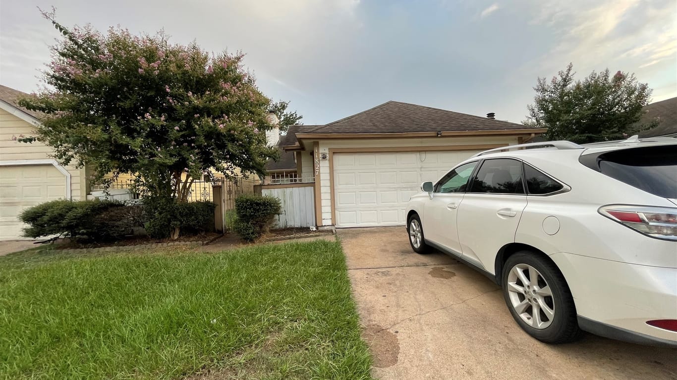 Houston 2-story, 3-bed 11827 Fairpoint Drive-idx