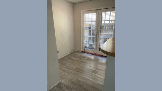 Houston 2-story, 1-bed 10501 South Drive 300-idx