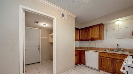 Houston 2-story, 3-bed 10710 Bayou Place Ct Court-idx