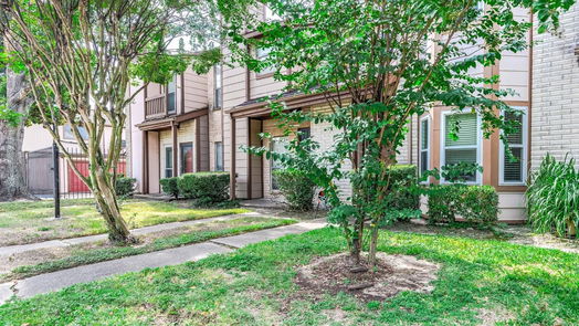 Houston 2-story, 2-bed 12300 Brookglade Circle 103-idx