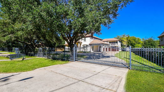 Houston 2-story, 7-bed 11106 Lewis Drive-idx