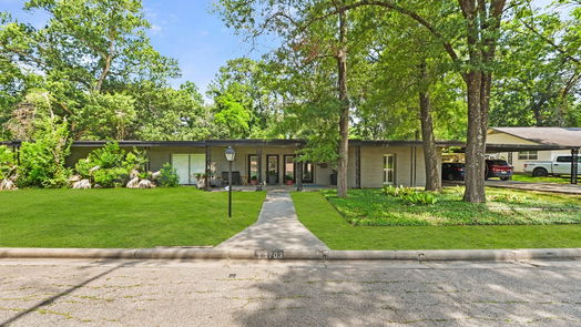 Conroe 1-story, 3-bed 1703 Shady Oaks Drive-idx