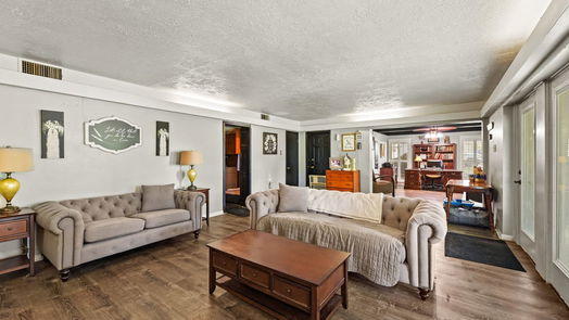 Conroe 1-story, 3-bed 1703 Shady Oaks Drive-idx