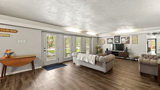 Conroe 1-story, 3-bed 1703 Shady Oaks Drive-idx