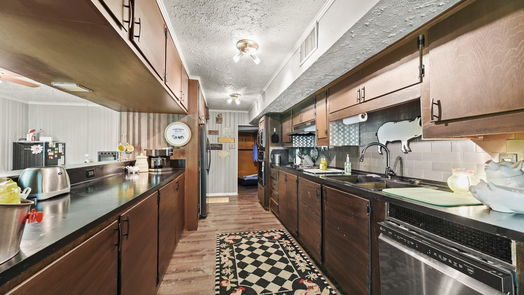 Conroe 1-story, 3-bed 1703 Shady Oaks Drive-idx