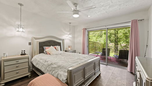 Conroe 1-story, 3-bed 1703 Shady Oaks Drive-idx