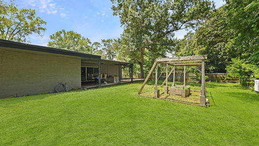 Conroe 1-story, 3-bed 1703 Shady Oaks Drive-idx