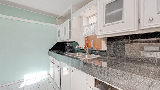 Conroe 1-story, 3-bed 516 Clinton Street-idx