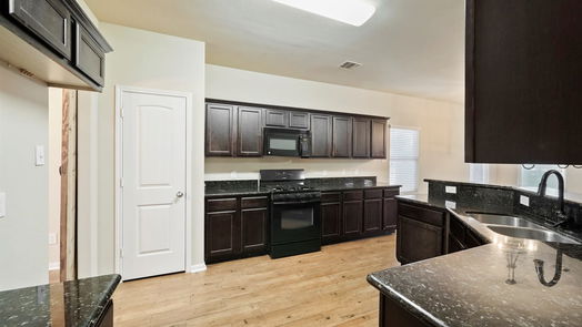 Conroe 2-story, 4-bed 1120 Shadow Glenn Drive-idx