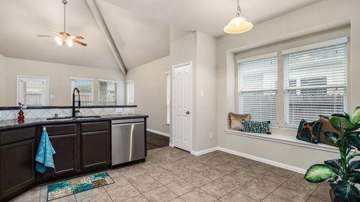 Conroe 2-story, 4-bed 1032 Shadow Glenn Drive-idx