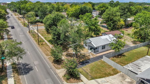 Conroe 1-story, 2-bed 308 E Phillips Street-idx