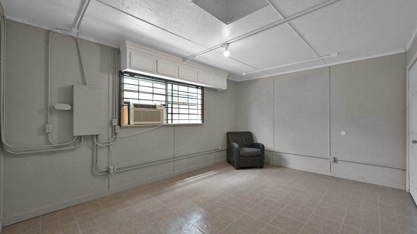 Conroe 1-story, 2-bed 308 E Phillips Street-idx