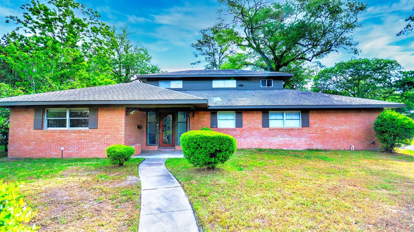 Conroe 2-story, 5-bed 112 N Woodsway Street E-idx