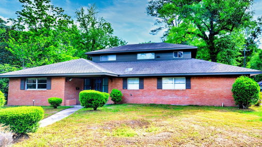 Conroe 2-story, 5-bed 112 N Woodsway Street E-idx