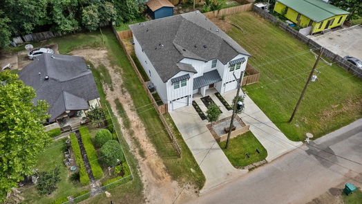 Conroe 2-story, 6-bed 315 Avenue I-idx