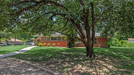 Conroe 1-story, 6-bed 302 Conroe Drive-idx