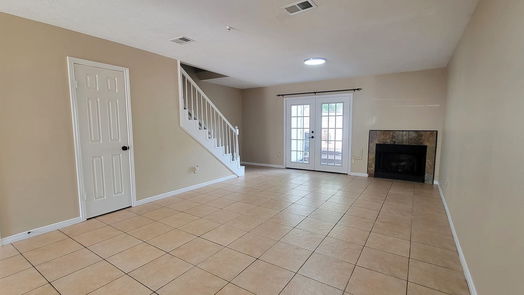 Conroe 2-story, 2-bed 2030 Plantation Drive B12-idx