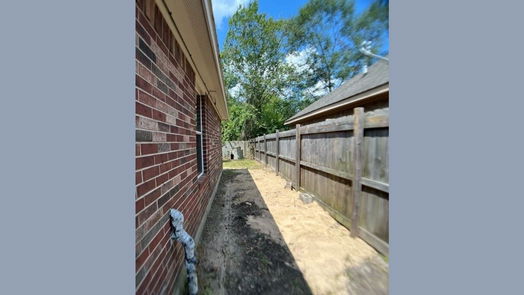 Conroe 1-story, 3-bed 256 Longview Street-idx