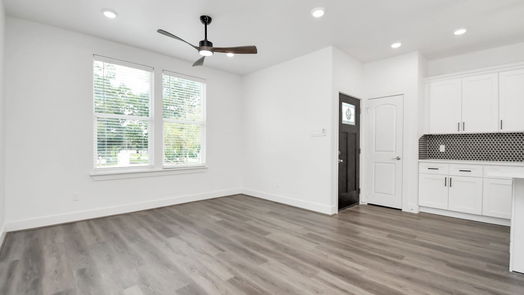 Conroe 1-story, 3-bed 211 S 5TH-idx