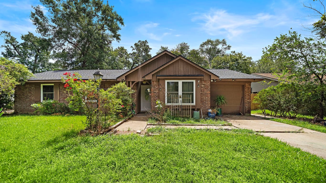 Conroe 1-story, 3-bed 216 Pine Hill Drive-idx