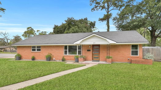 Conroe null-story, 3-bed 201 S Woodsway Street W-idx