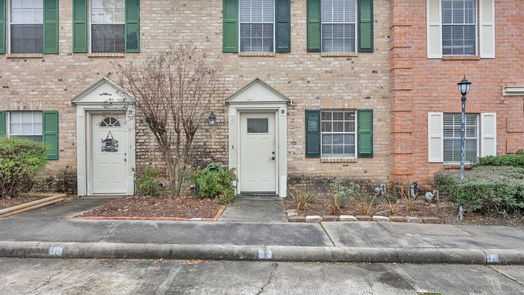 Conroe 2-story, 2-bed 2030 Plantation Drive D-idx