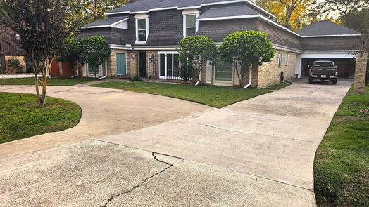 Conroe 2-story, 4-bed 548 RIVER PLANTATION Drive-idx