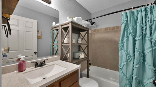 Conroe 1-story, 3-bed 12919 Royal Shores Drive-idx