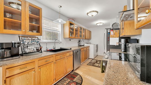 Conroe 1-story, 3-bed 10648 Royal York Drive-idx