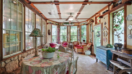 Conroe 2-story, 4-bed 11925 W Lakeshore Drive-idx