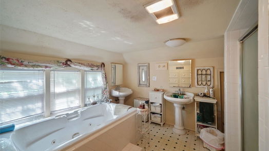 Conroe 2-story, 4-bed 11925 W Lakeshore Drive-idx