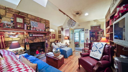 Conroe 2-story, 4-bed 11925 W Lakeshore Drive-idx