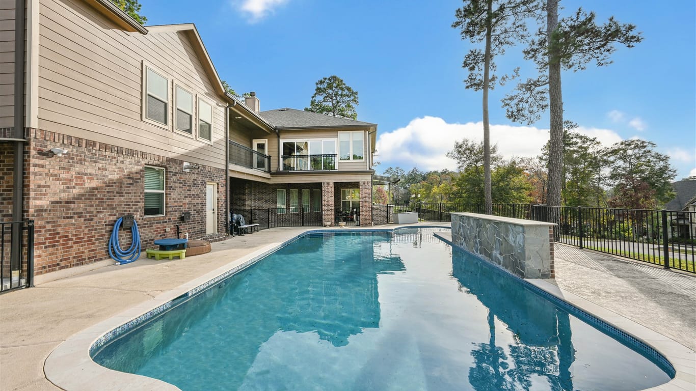Conroe 2-story, 6-bed 11014 Branch Creek Court-idx