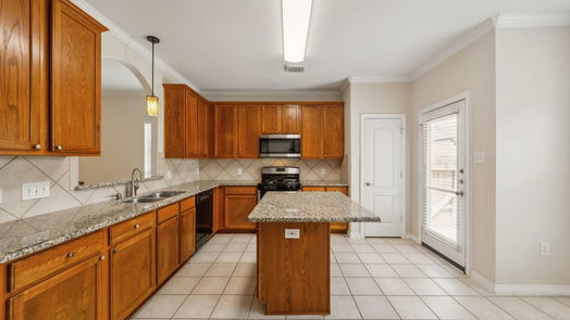 Conroe 1-story, 3-bed 2312 Jefferson Crossing Drive-idx