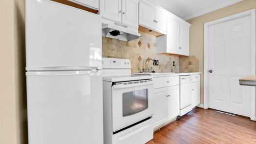 Montgomery 1-story, 3-bed 801, 803, 805 Queenswood-idx