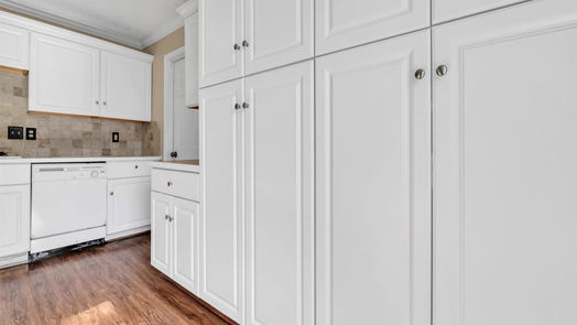 Montgomery 1-story, 3-bed 801, 803, 805 Queenswood-idx