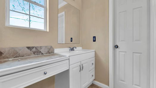 Montgomery 1-story, 3-bed 801, 803, 805 Queenswood-idx