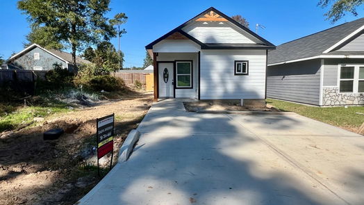 Montgomery 1-story, 3-bed 16862 W Lynbrook Street-idx