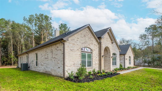 Montgomery 1-story, 3-bed 1540 Silver Creek Lane-idx