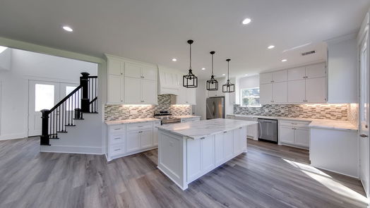 Montgomery 2-story, 4-bed 14159 Lakepoint Drive-idx