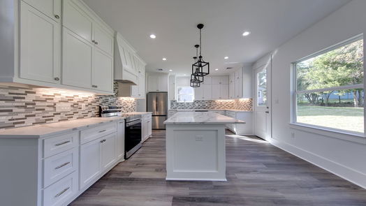 Montgomery 2-story, 4-bed 14159 Lakepoint Drive-idx