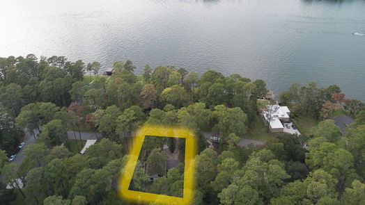 Willis 2-story, 4-bed 15700 Lakeway Drive-idx
