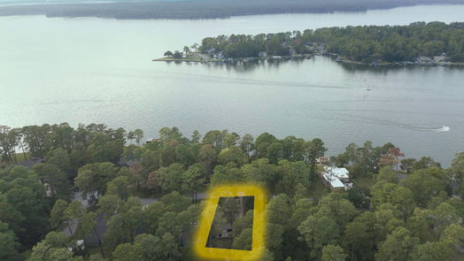 Willis 2-story, 4-bed 15700 Lakeway Drive-idx